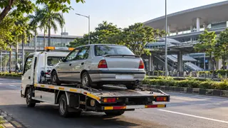 Mobil Rusak di Lebak Bulus Raya Diderek, Parkir Terminal Hanya Sementara